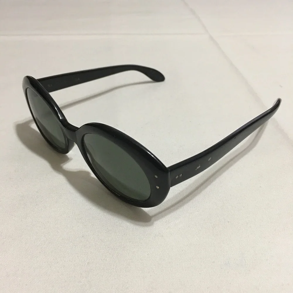 Vintage Ray-Ban B&L Bewitching Sunglasses Womens Black Oval